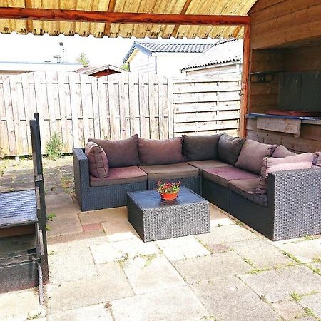 فيلا Anlooفي *Butterfly* Heerlijke Chalet Met Omheinde Tuin In Bosrijke Omgeving. المظهر الخارجي الصورة