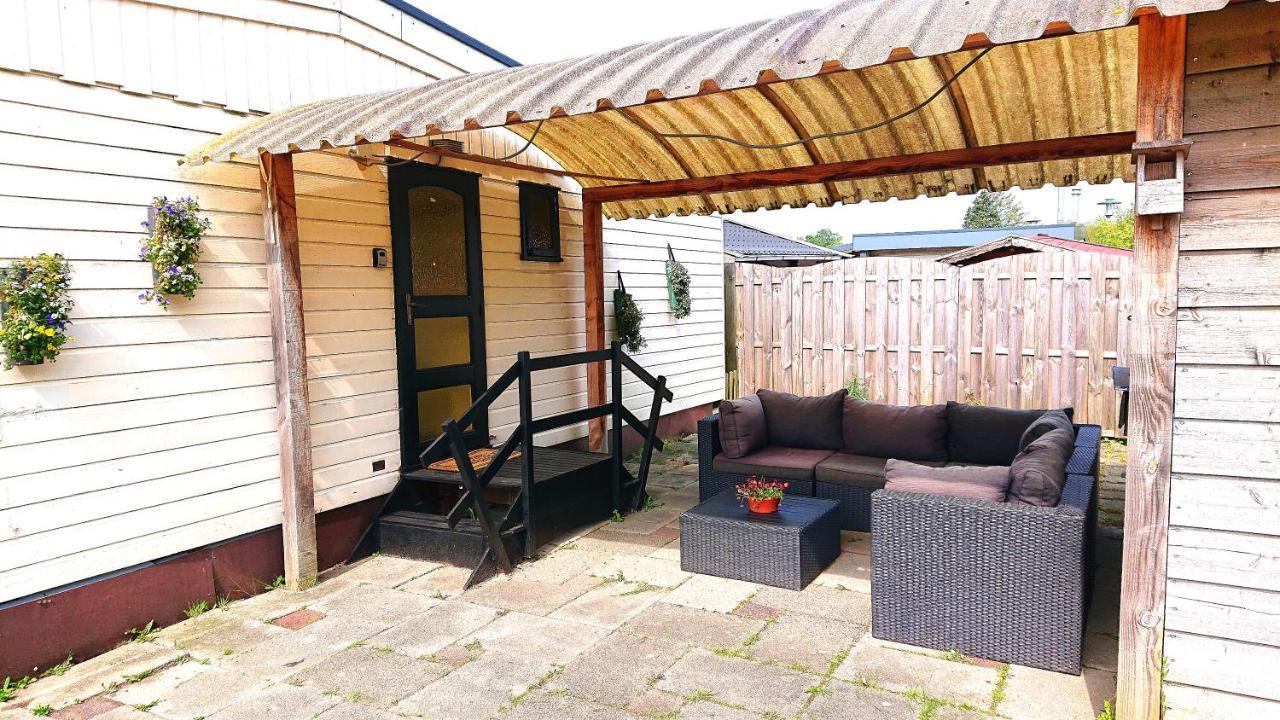 فيلا Anlooفي *Butterfly* Heerlijke Chalet Met Omheinde Tuin In Bosrijke Omgeving. المظهر الخارجي الصورة